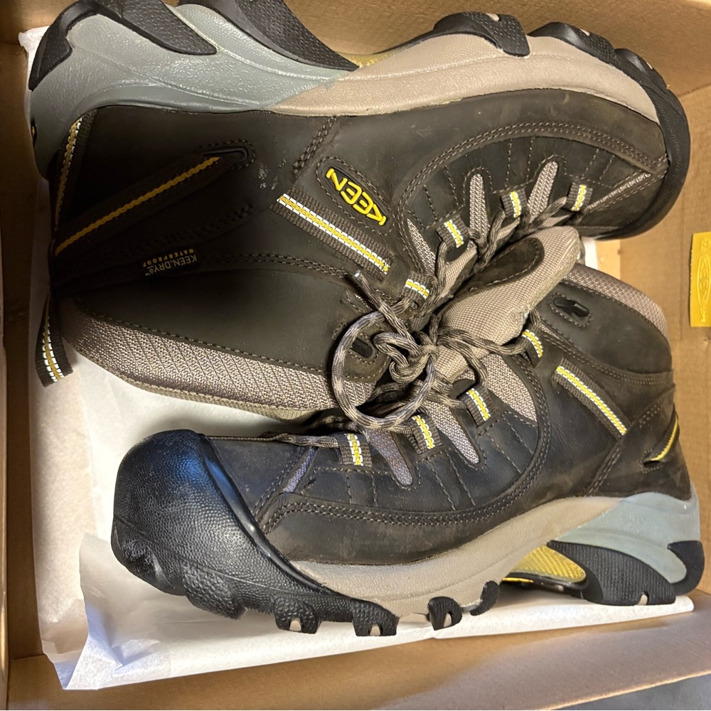 KEEN Targhee II Mid Waterproof Hiking Boots Men’s 12 Black Olive Trail NEW